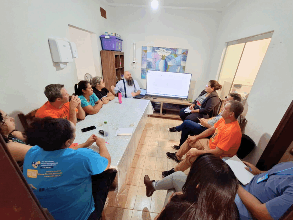 Treinamento prático para equipes de casas de acolhimento